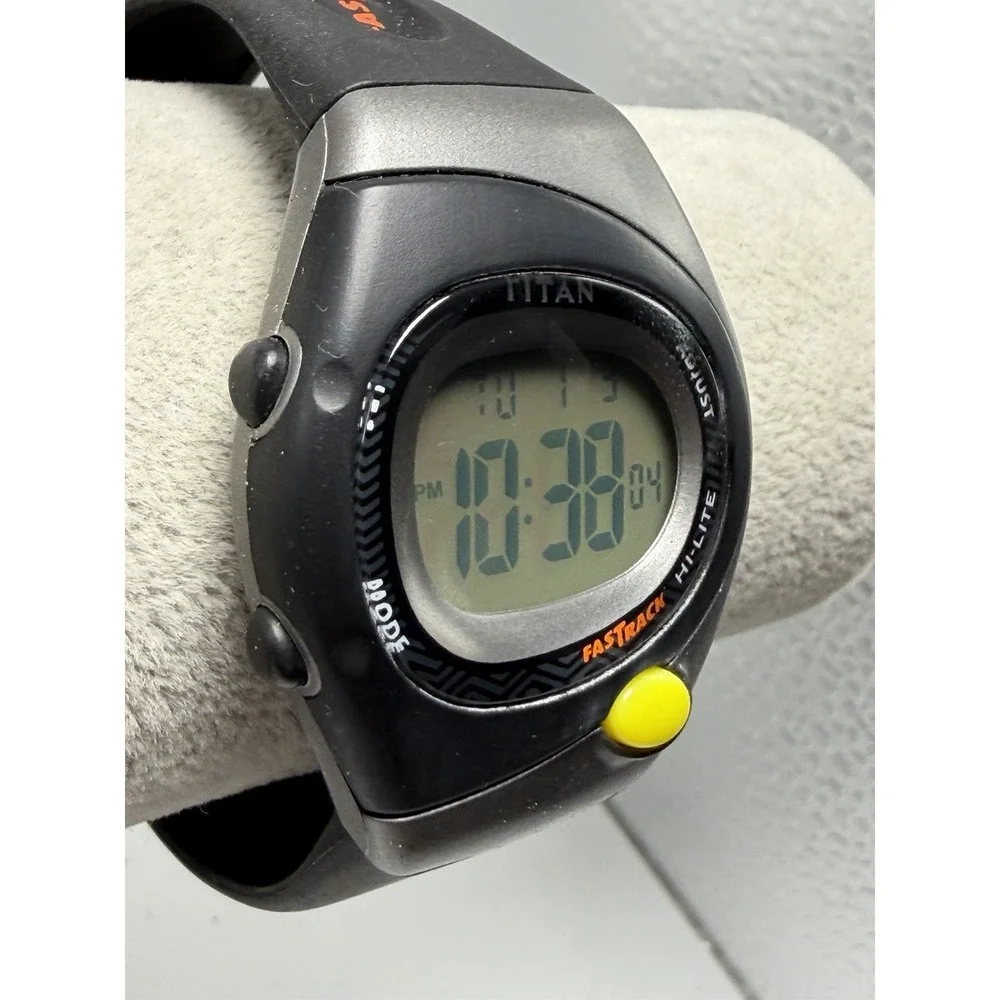 Fastrack By Titan 4003PP01 New Battery‎ Mens Digital Watch 38MM 8